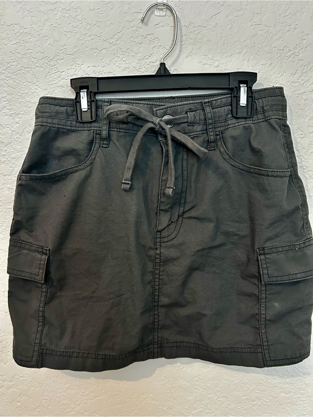 Hollister Cargo skirt with Drawstring Waist - Charcoal